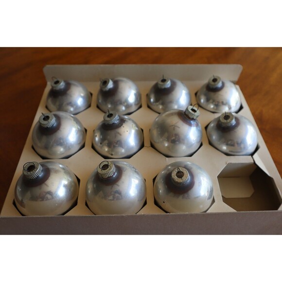 Lot Christmas Shiny Brite 22x Plain Red Silver Glass Ornament Ball USA Made 2.5" - Picture 5 of 14